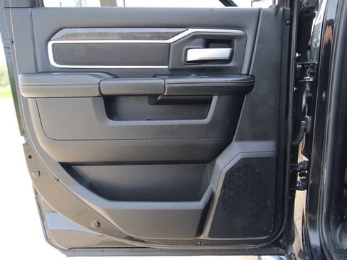 Used 2024 RAM 2500 Big Horn AWD/4WD image 43