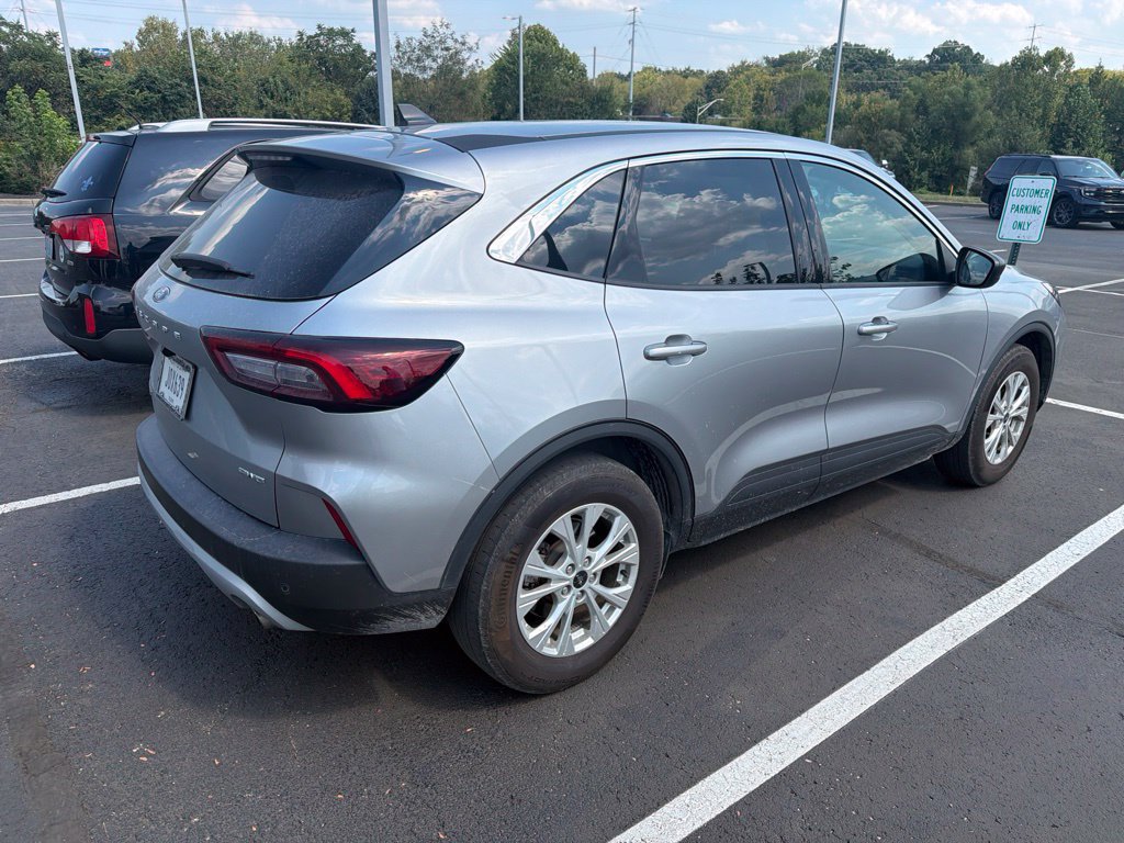 Used 2023 Ford Escape Active w/ Tech Pack #1 AWD/4WD image 5