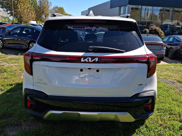 Certified 2024 Kia Seltos SX w/ SX Sunroof Package AWD/4WD image 5