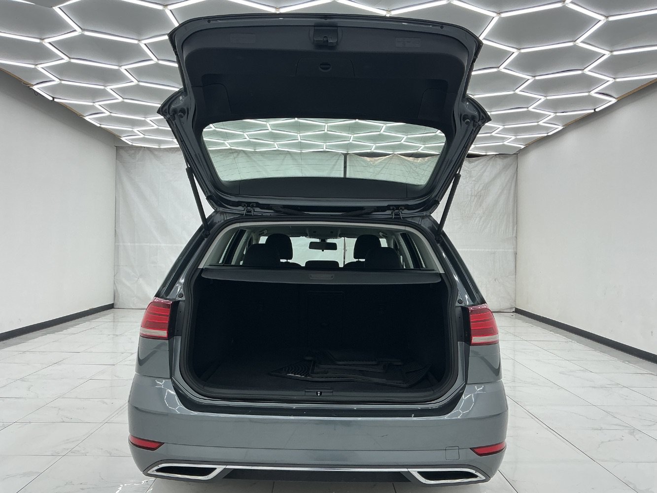 Used 2019 Volkswagen Golf S AWD/4WD image 41