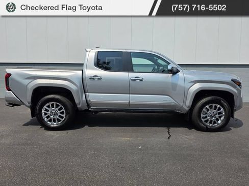 Used 2025 Toyota Tacoma Limited AWD/4WD image 6