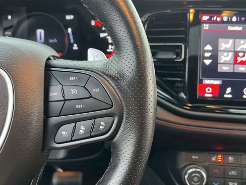 Used 2024 Dodge Durango GT image 35