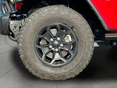 Used 2023 Jeep Wrangler Unlimited Rubicon 4xe image 32