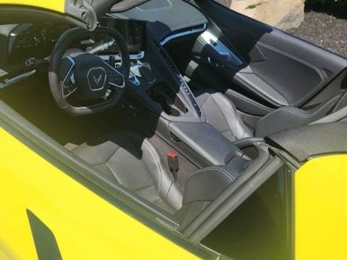 Used 2024 Chevrolet Corvette Stingray Convertible w/ 1LT RWD image 8