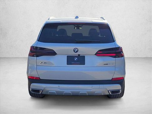 New 2026 BMW X5 xDrive50e image 7