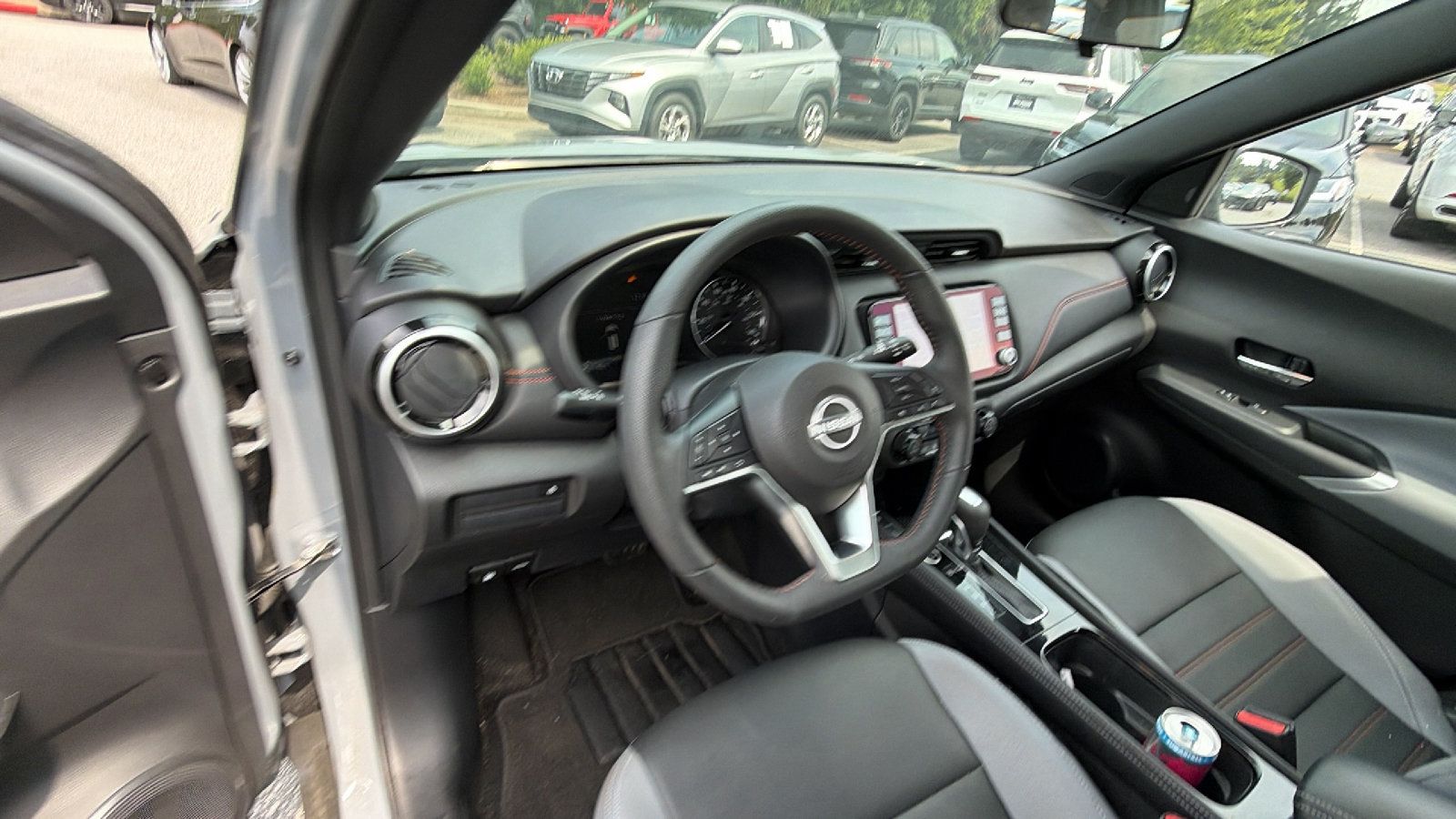 Used 2024 Nissan Kicks SR w/ SR Premium Package FWD image 24