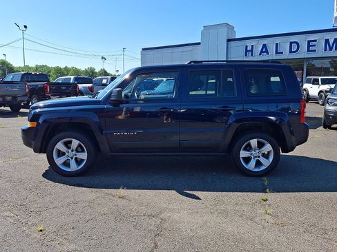 Used 2015 Jeep Patriot Latitude w/ Sun/Sound Group AWD/4WD image 4