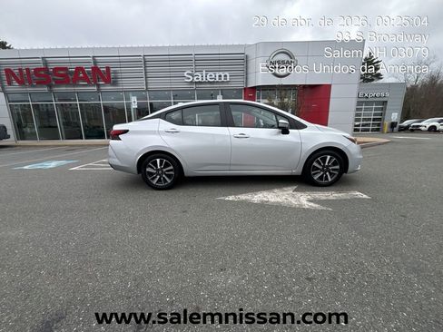 Used 2021 Nissan Versa SV FWD image 19
