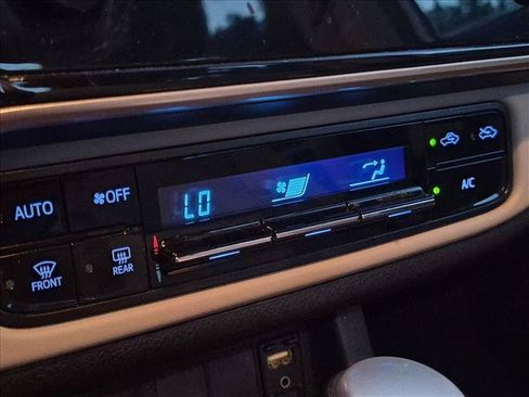 Used 2019 Toyota Corolla LE FWD image 18
