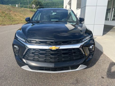 Used 2025 Chevrolet Blazer LT AWD/4WD image 3