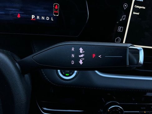 Used 2025 Chevrolet Equinox LT image 36