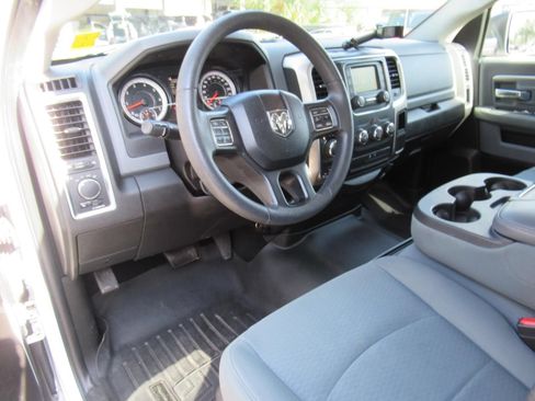 Used 2019 RAM 1500 Classic SLT AWD/4WD image 18