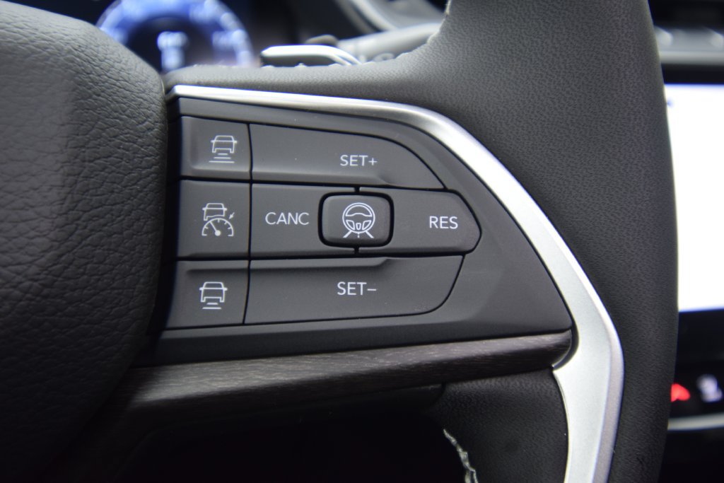 New 2026 Jeep Grand Cherokee Limited w/ Luxury Tech Group II AWD/4WD image 28