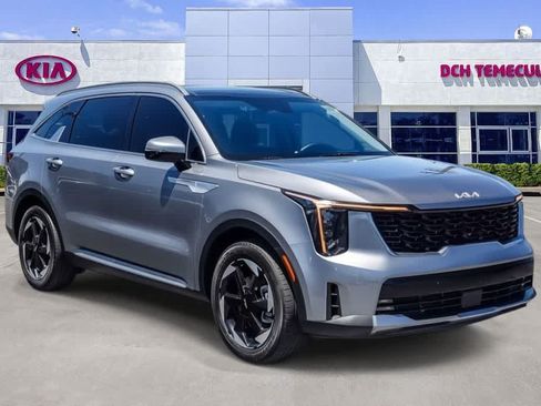 Certified 2025 Kia Sorento EX AWD/4WD image 3
