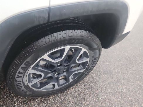 Used 2019 Jeep Compass Trailhawk w/ Cold Weather Group AWD/4WD image 11
