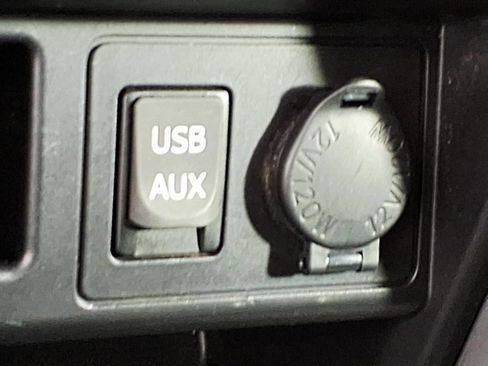 Used 2016 Toyota 4Runner SR5 AWD/4WD image 21