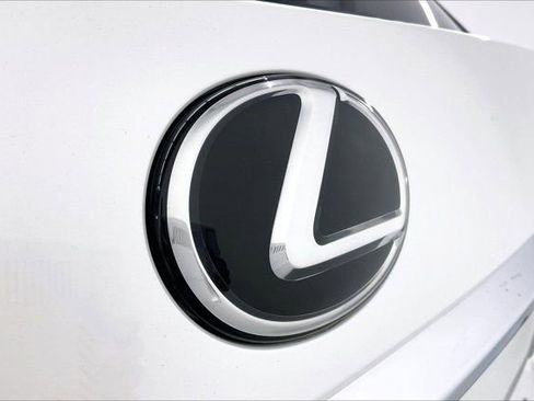 Used 2022 Lexus RX 350L Premium w/ Premium Package image 31