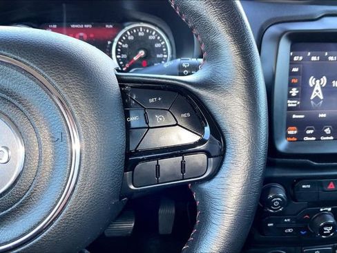 Used 2022 Jeep Renegade Latitude w/ Convenience Group AWD/4WD image 21