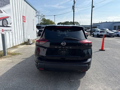 Used 2024 Nissan Rogue S FWD image 7