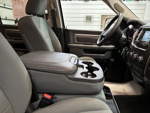 Used 2017 RAM 2500 SLT image 29