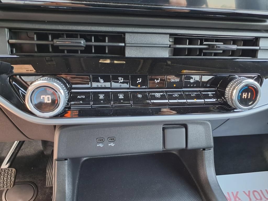 Used 2025 Honda Prologue EX image 15