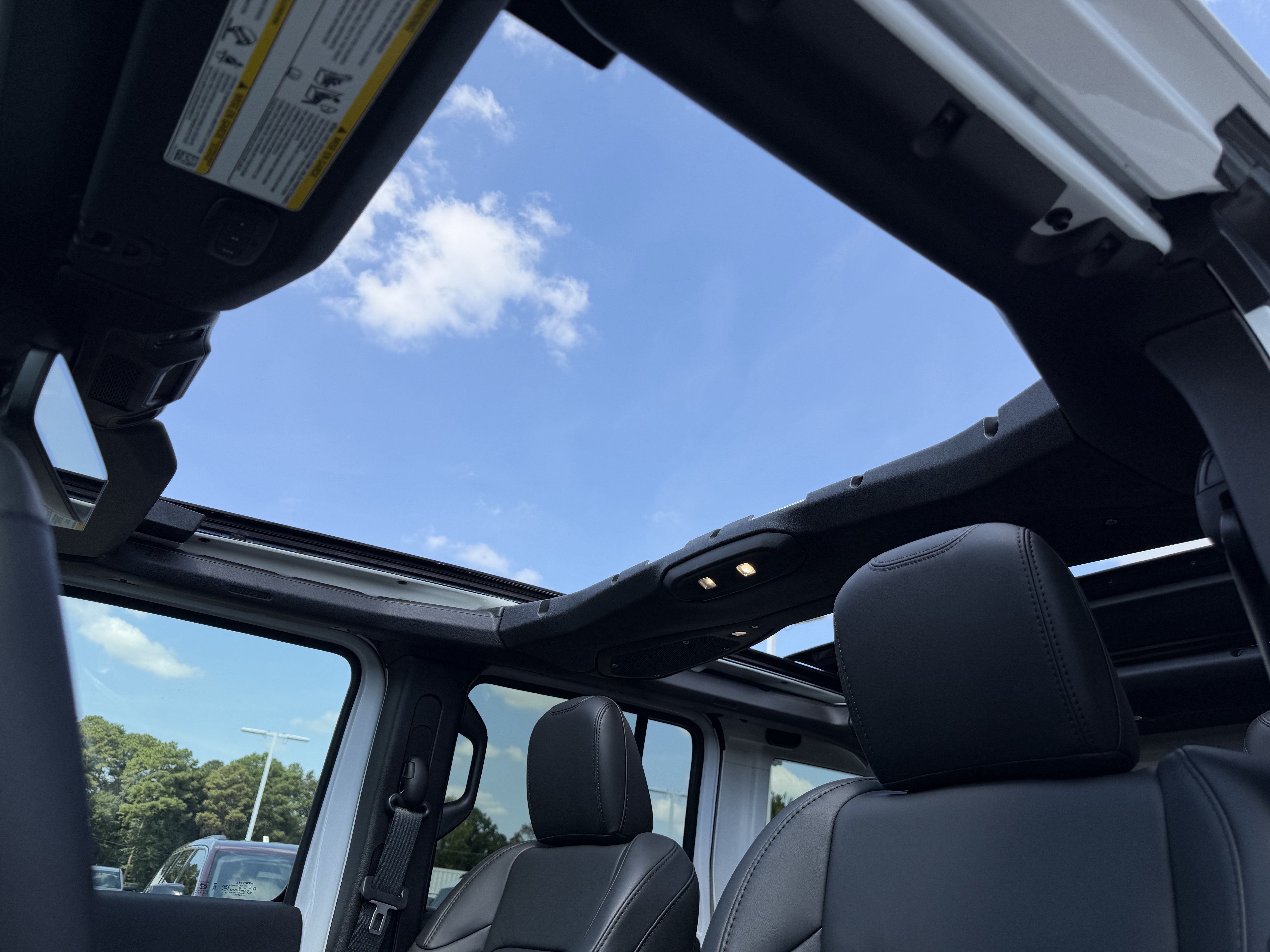 Used 2026 Jeep Wrangler Unlimited Rubicon 392 w/ Quick Order Package 27X Moab AWD/4WD image 31