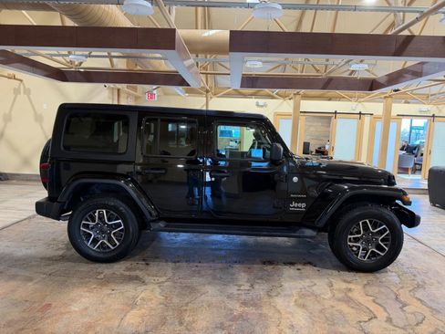 Used 2024 Jeep Wrangler Unlimited Sahara image 3