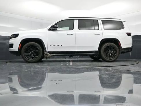 Certified 2024 Jeep Wagoneer Series II image 29