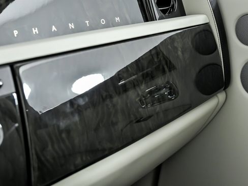 Used 2013 Rolls-Royce Phantom Sedan image 40