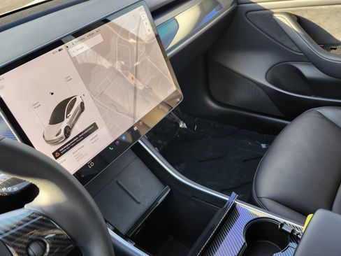 Used 2020 Tesla Model 3 Performance image 27