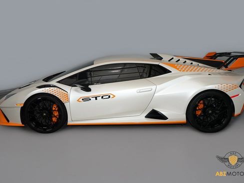 Used 2022 Lamborghini Huracan STO image 6