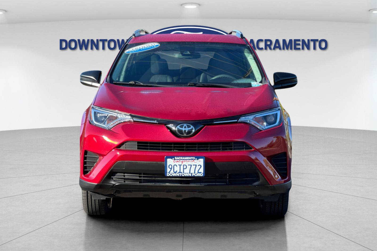 Used 2018 Toyota RAV4 LE FWD image 11