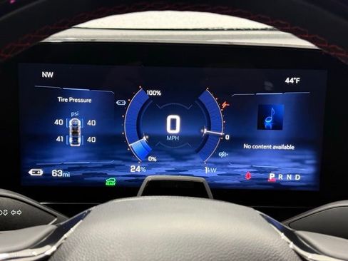 Used 2024 Chevrolet Equinox EV RS image 31