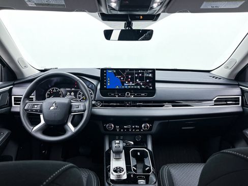 New 2025 Mitsubishi Outlander ES image 20