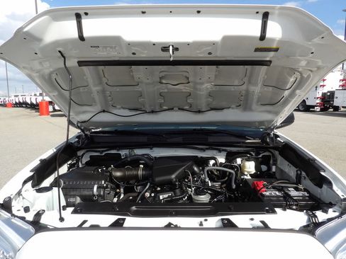 Used 2021 Toyota Tacoma SR5 image 40