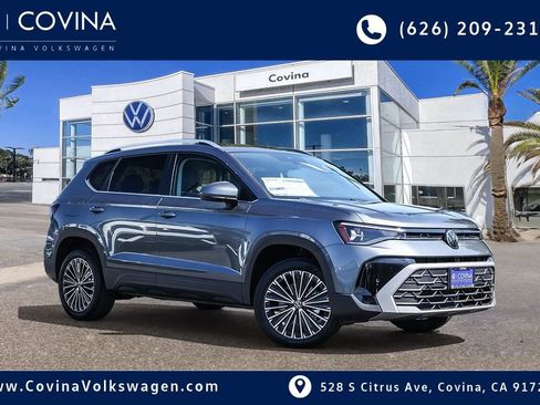 New 2025 Volkswagen Taos SE image 1