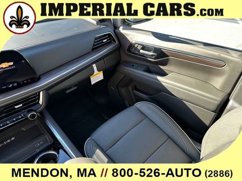 New 2026 Chevrolet Suburban Premier image 23