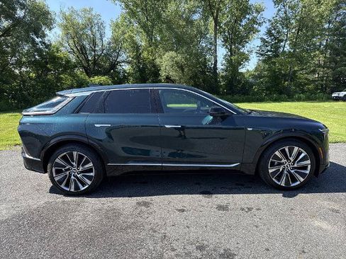 New 2026 Cadillac Lyriq Signature Luxury w/ Nappa Leather Package AWD/4WD image 6