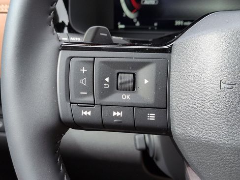 New 2026 Nissan Pathfinder Platinum image 13