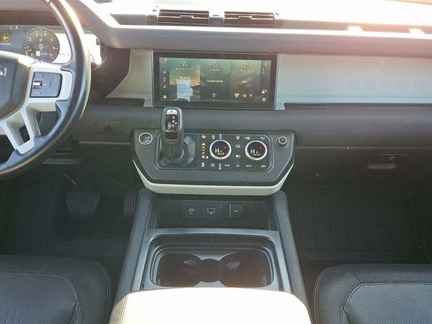 Used 2022 Land Rover Defender 90 X-Dynamic S image 16