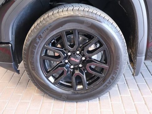Used 2025 GMC Sierra 1500 Elevation RWD image 12