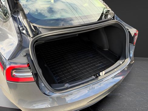 Used 2023 Tesla Model 3 Performance image 23