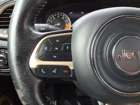 Used 2016 Jeep Renegade Limited w/ Safety & Security Group FWD image 22