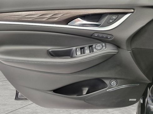 Used 2022 Buick Enclave Avenir w/ Avenir Technology Package AWD/4WD image 29