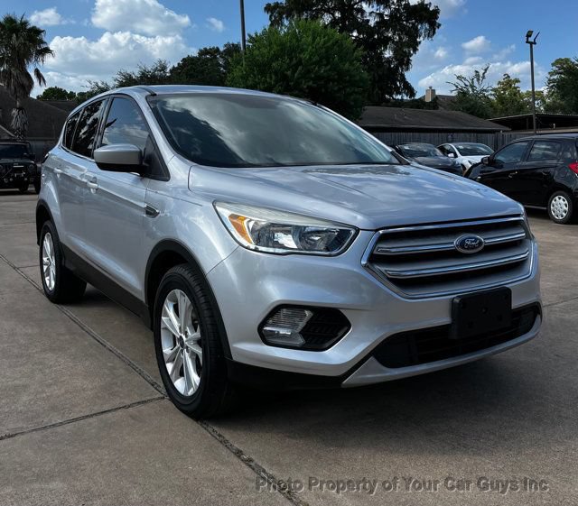 Used 2019 Ford Escape SE FWD image 4