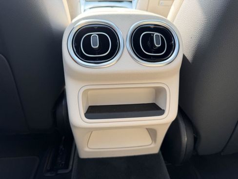 Certified 2025 Mercedes-Benz GLC 300 4MATIC image 18