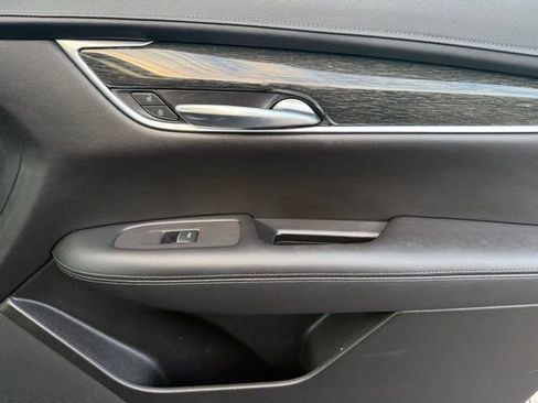 Used 2020 Cadillac XT5 Premium Luxury image 32