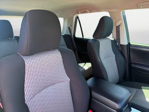 Used 2020 Toyota 4Runner SR5 image 28