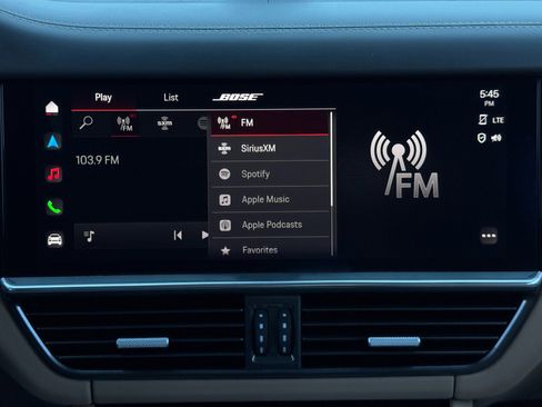 Used 2022 Porsche Cayenne Turbo S image 27