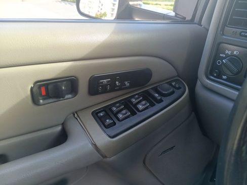 Used 2006 Chevrolet Silverado 3500 LT w/ Heavy-Duty Power Package image 19